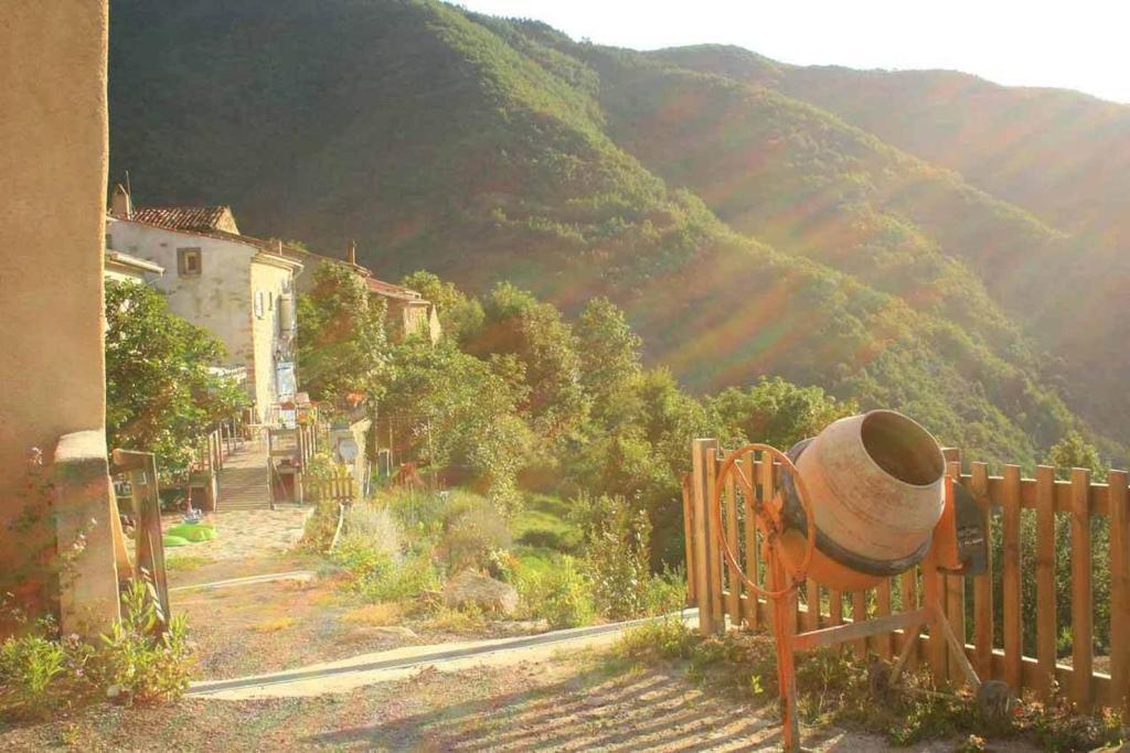 Chambres D'Hotes Les Terrasses De Cailla Екстериор снимка